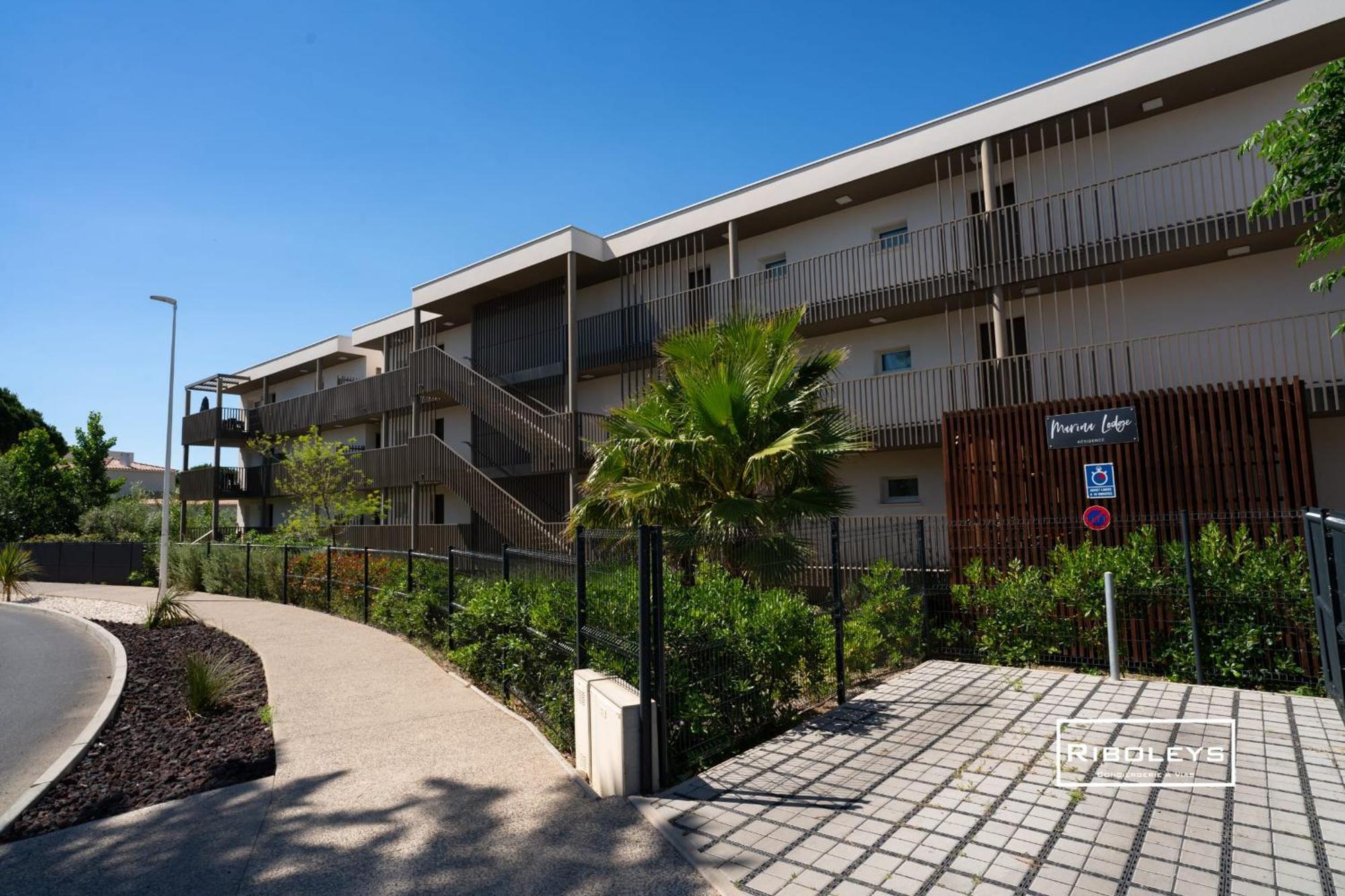 Superbe T3 Climatise Avec Wifi A 400M De La Plage Vias Exterior foto